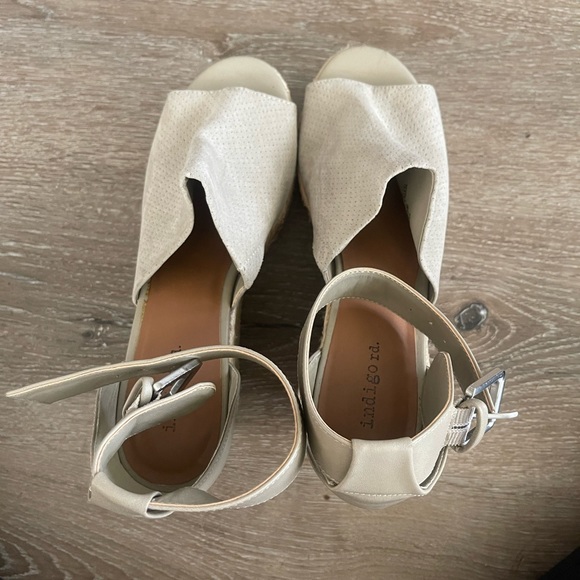 Indigo Rd. Wedges - Picture 2 of 5